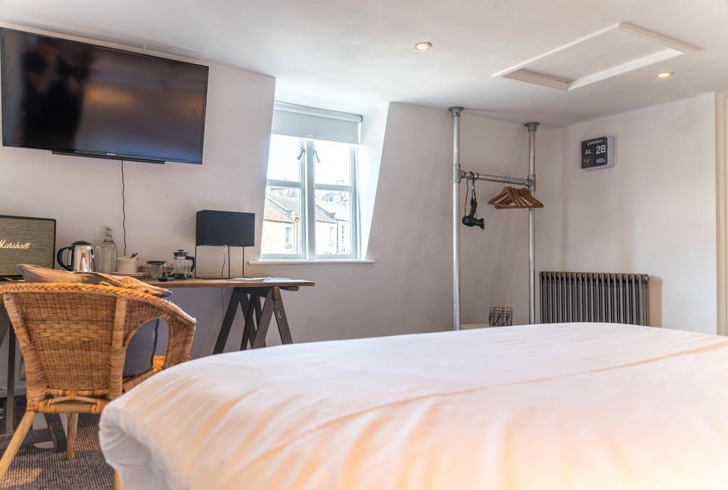 The Thief Hotel Bath Phòng bức ảnh
