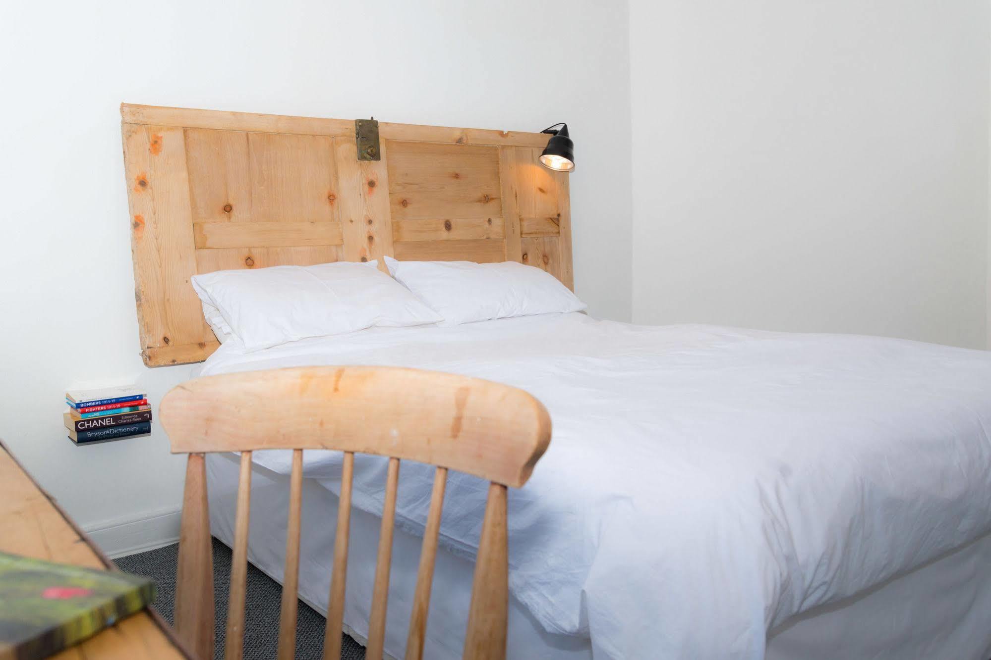 The Thief Hotel Bath Ngoại thất bức ảnh